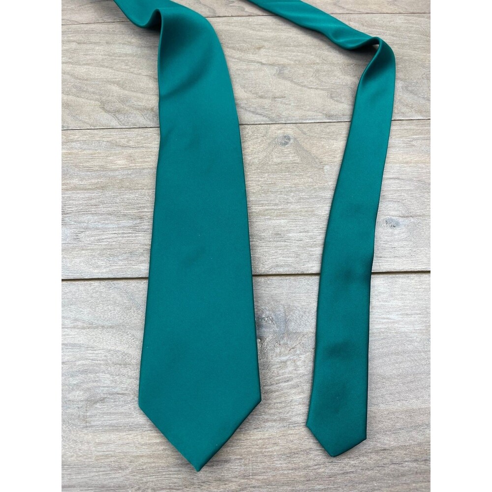 Umo Lorenzo Men's Tie Green Handmade Classic Solid Silk 57in